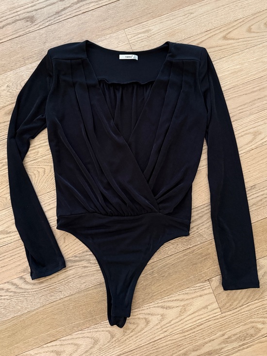 Timing Tops - Black Long-Sleeve Wrap V Neck Bodysuit One Piece Medium